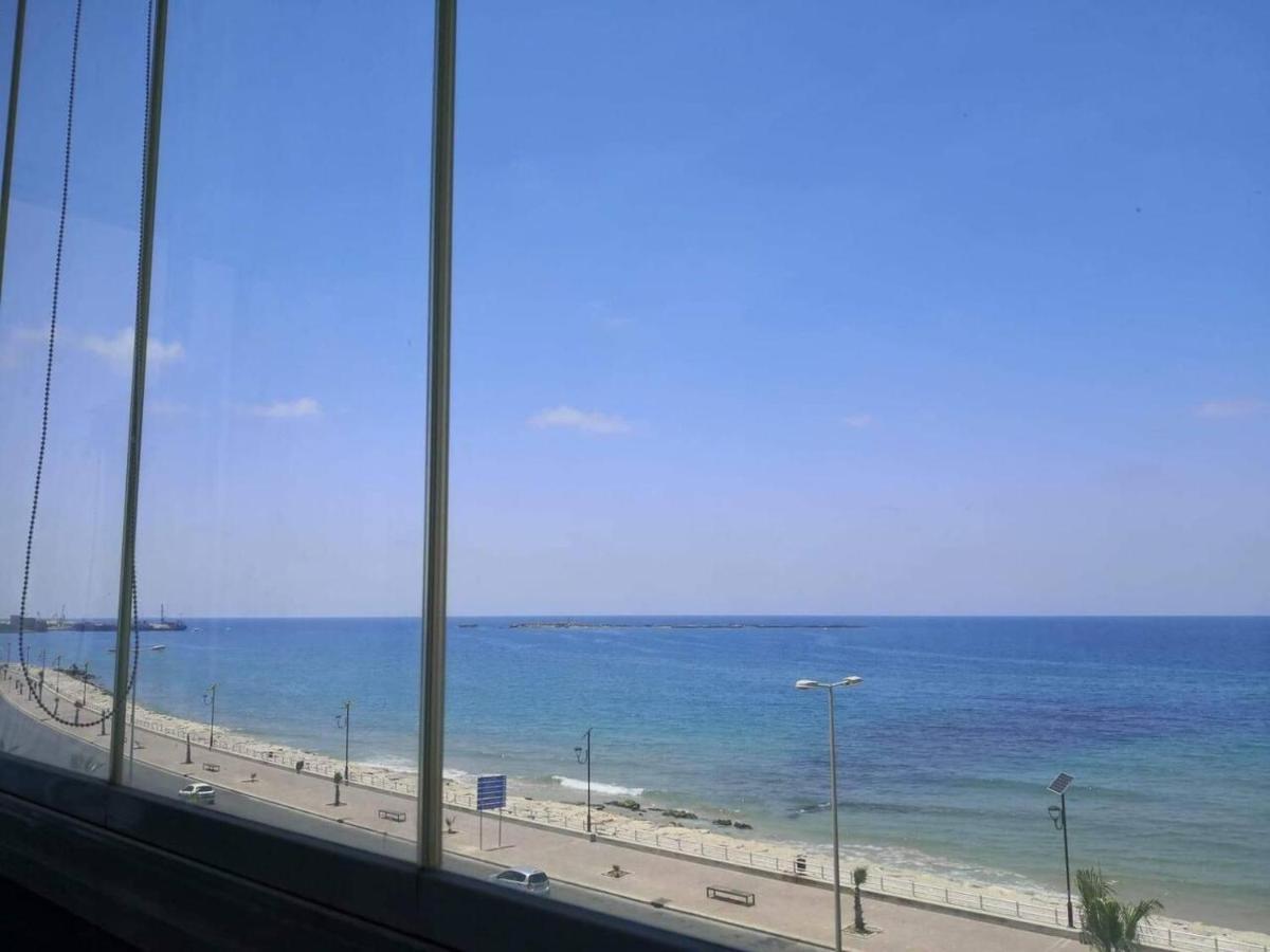 Big Seafront Apartment In Saida Lebanon ภายนอก รูปภาพ